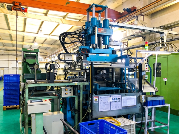 橡胶自动成型机